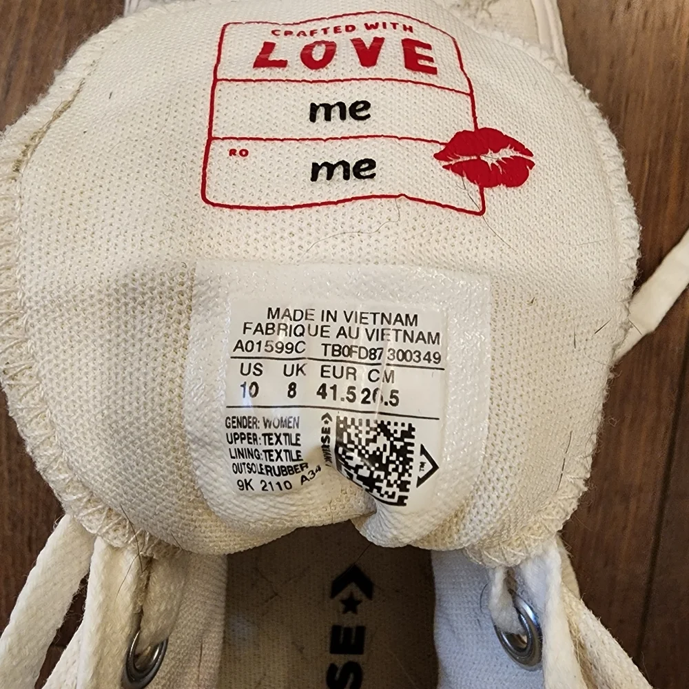 Converse Chuck Taylor All Star Platform Valentine's Day Hearts Hi Rise size 10
